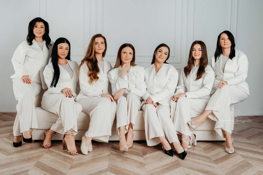 portret biznesowy Warszawa - zdjęcie zespołowe w studio